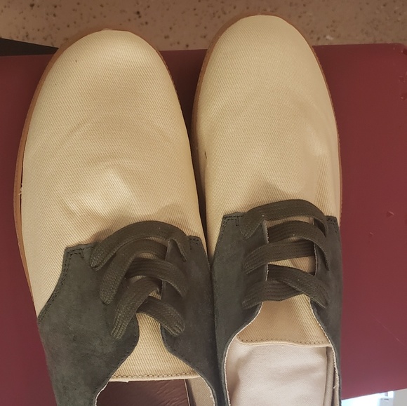 Beand new comfortable casual two tone shoes - Picture 7 of 8